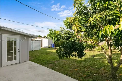 1511 NW 85th Way Pembroke Pines FL 33024