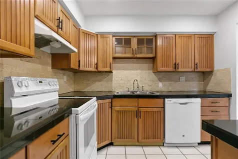 1511 NW 85th Way Pembroke Pines FL 33024