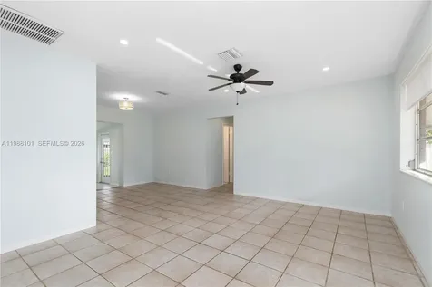 1511 NW 85th Way Pembroke Pines FL 33024