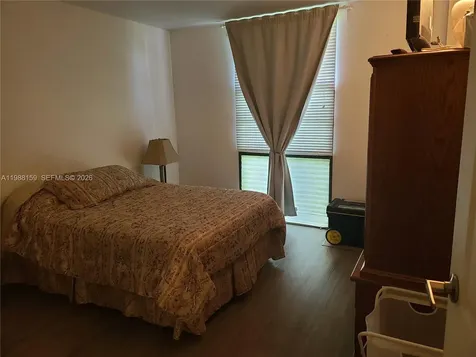 3475 N Country Club Drive Aventura FL 33180