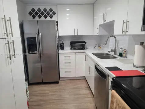 3475 N Country Club Drive Aventura FL 33180