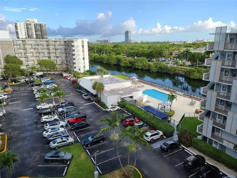3475 N Country Club Drive Aventura FL 33180