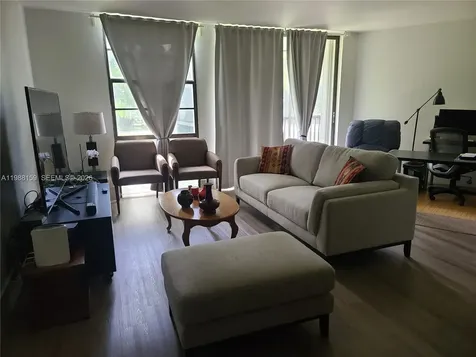 3475 N Country Club Drive Aventura FL 33180