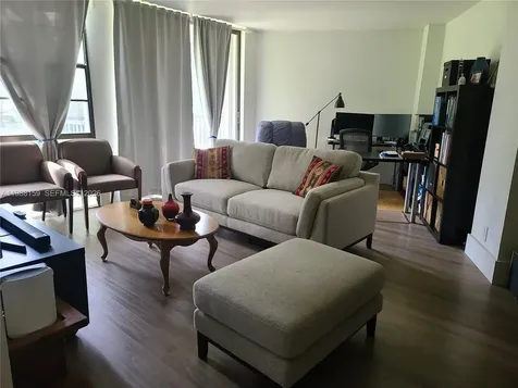 3475 N Country Club Drive Aventura FL 33180