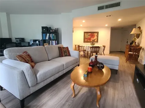 3475 N Country Club Drive Aventura FL 33180