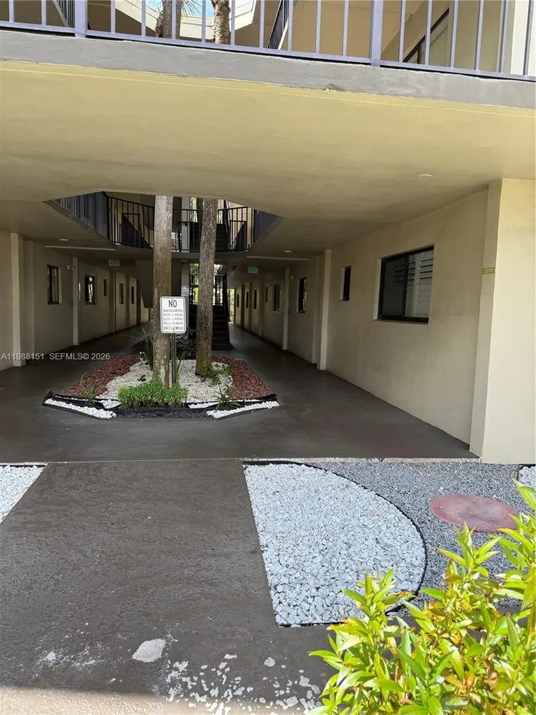 5130 Las Verdes Circle Delray Beach FL 33484