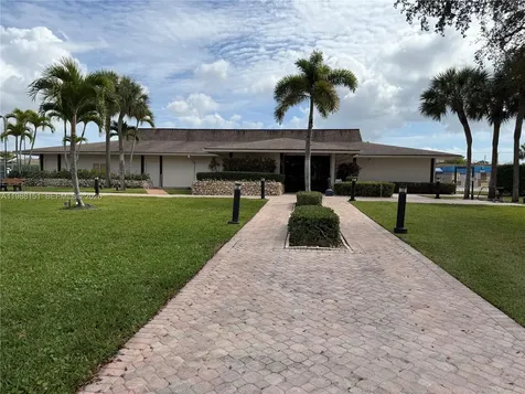 5130 Las Verdes Circle Delray Beach FL 33484