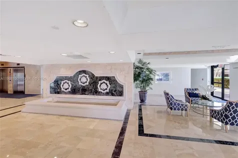 2625 Collins Avenue Miami Beach FL 33140