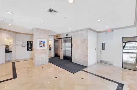 2625 Collins Avenue Miami Beach FL 33140
