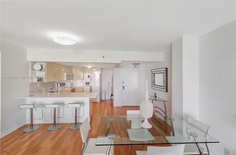 2625 Collins Avenue Miami Beach FL 33140