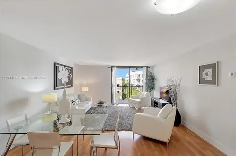2625 Collins Avenue Miami Beach FL 33140