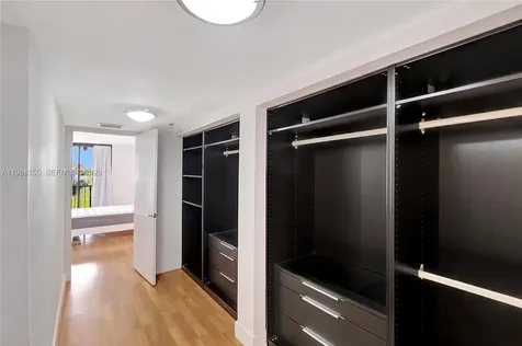 2625 Collins Avenue Miami Beach FL 33140