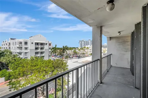 2625 Collins Avenue Miami Beach FL 33140