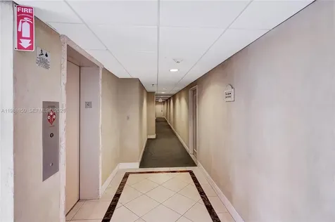 2625 Collins Avenue Miami Beach FL 33140