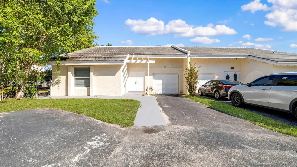 10575 La Placida Drive Coral Springs FL 33065