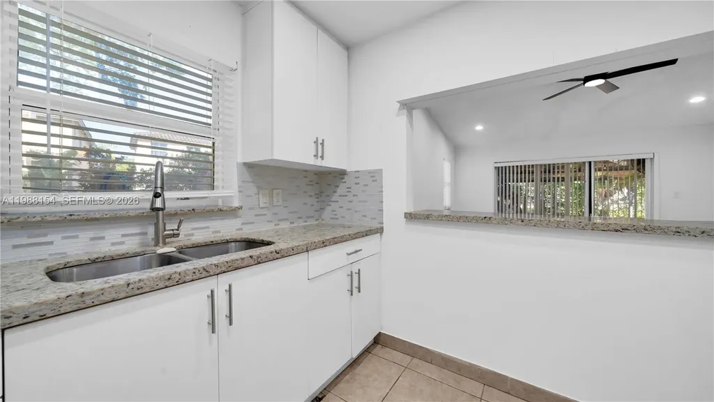 10575 La Placida Drive Coral Springs FL 33065