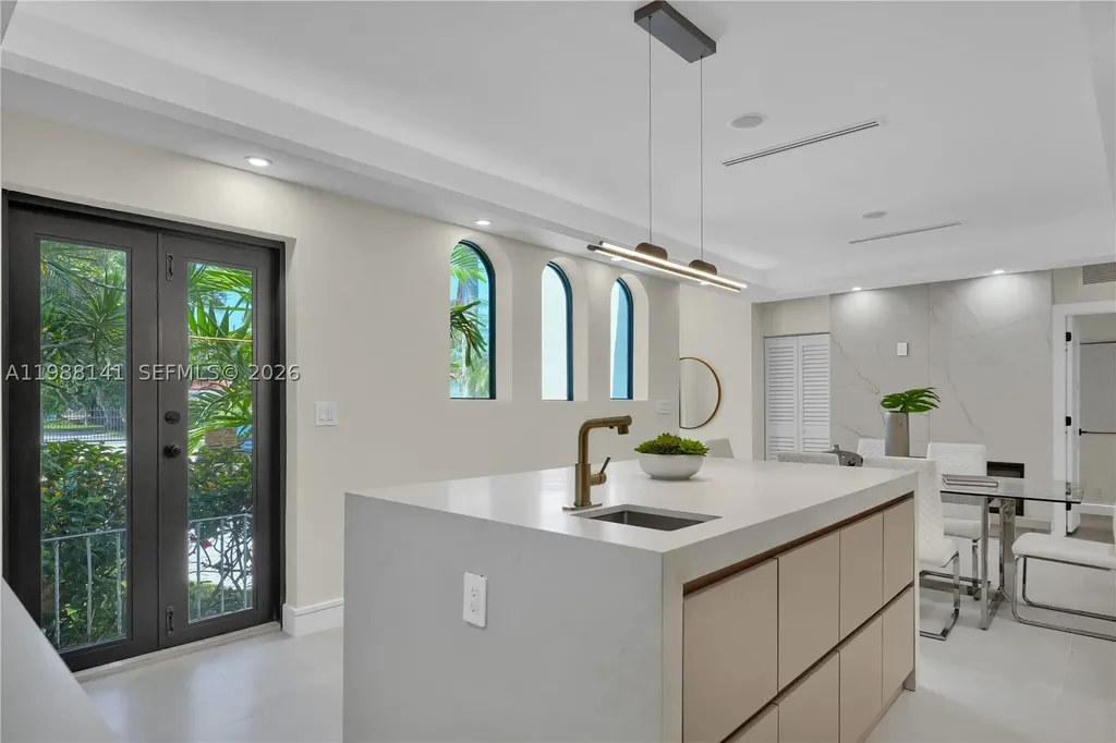 1108 Harrison Street Hollywood FL 33019