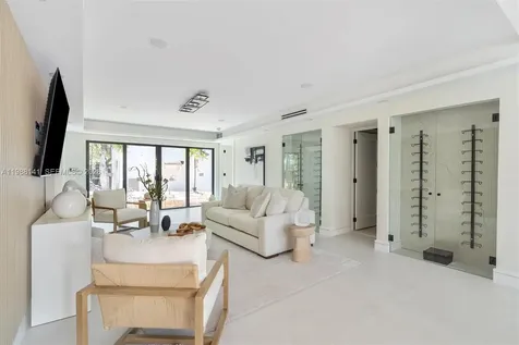 1108 Harrison Street Hollywood FL 33019