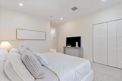 1108 Harrison Street Hollywood FL 33019