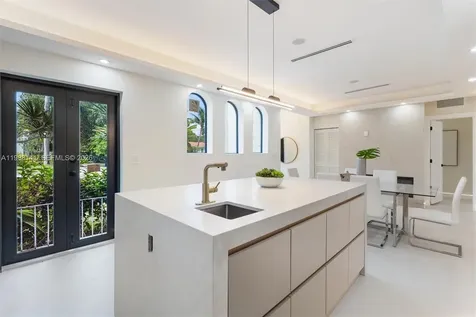 1108 Harrison Street Hollywood FL 33019