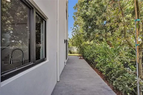 2421 SW 16th Terrace Miami FL 33145