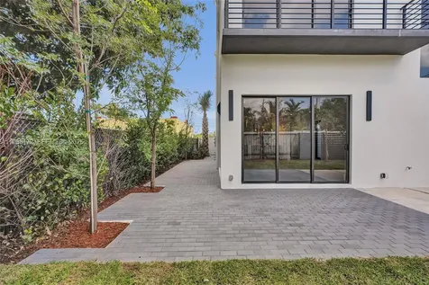 2421 SW 16th Terrace Miami FL 33145