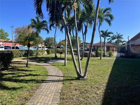 95 NE 41st Street Oakland Park FL 33334
