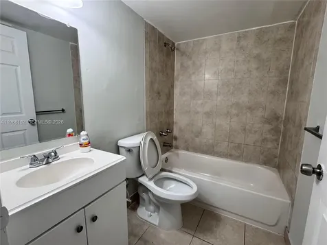95 NE 41st Street Oakland Park FL 33334