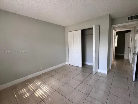 95 NE 41st Street Oakland Park FL 33334