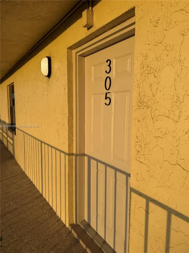 9355 SW 8th Street Boca Raton FL 33428