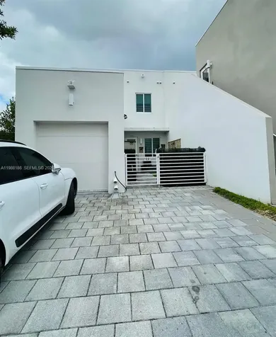 10460 NW 67th Street Doral FL 33178