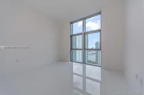 851 NE 1st Avenue Miami FL 33132