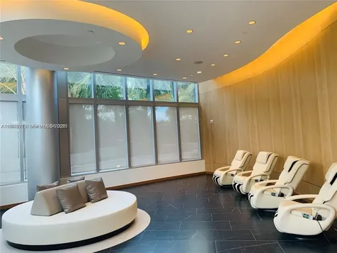 851 NE 1st Avenue Miami FL 33132