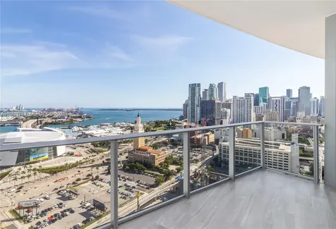 851 NE 1st Avenue Miami FL 33132