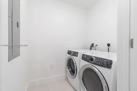 851 NE 1st Avenue Miami FL 33132