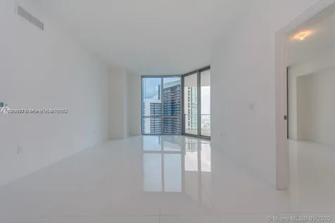 851 NE 1st Avenue Miami FL 33132