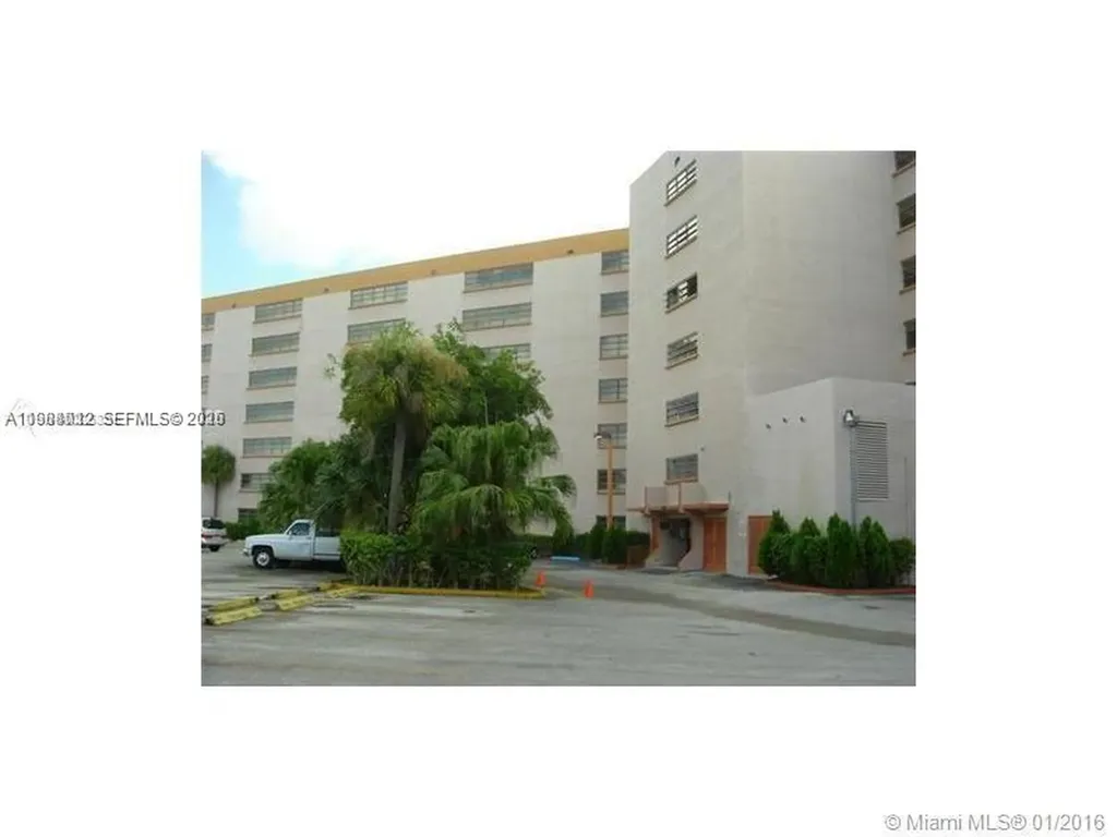 9688 Fontainebleau Boulevard Miami FL 33172