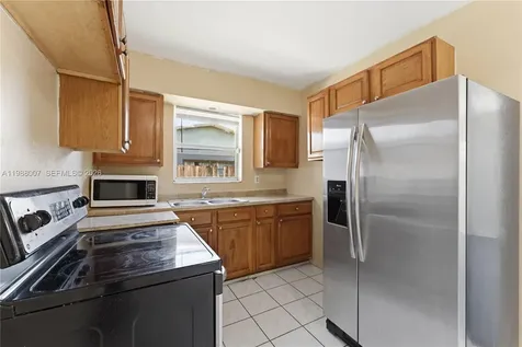 1017 NW 8th Street Hallandale Beach FL 33009