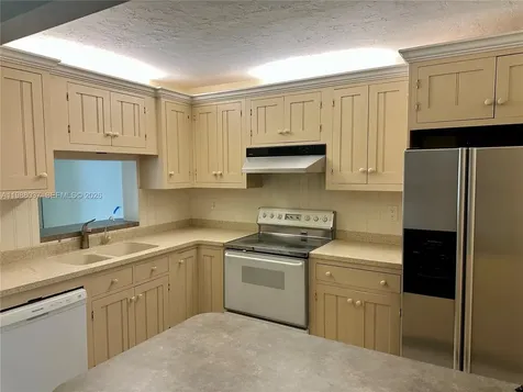 13705 SW 84th Street Miami FL 33183