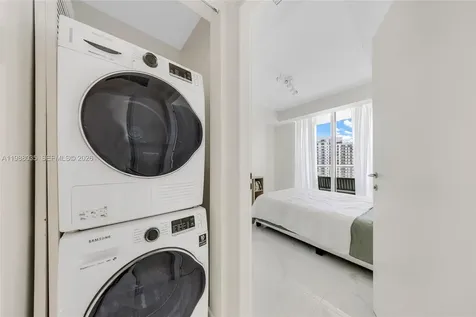 300 S Biscayne Boulevard Miami FL 33131