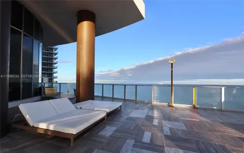 4111 S Ocean Drive Hollywood FL 33019