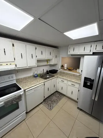 220 SW 9th Avenue Hallandale Beach FL 33009