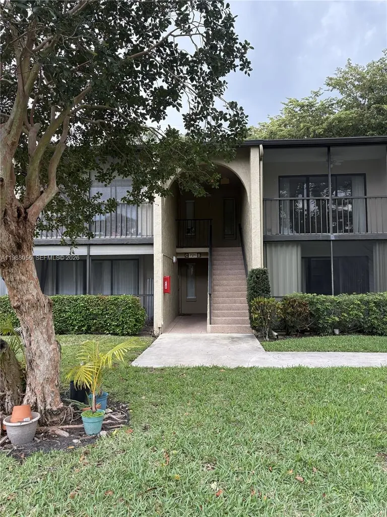 721 Sunny Pine Way Green Acres FL 33415