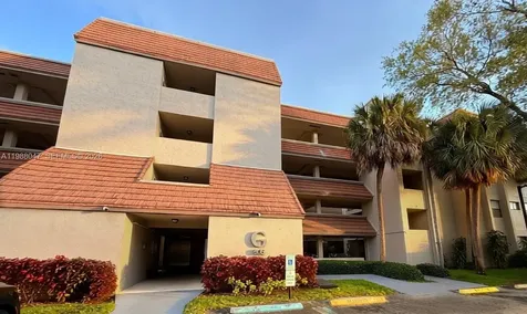 605 Ives Dairy Road Miami FL 33179