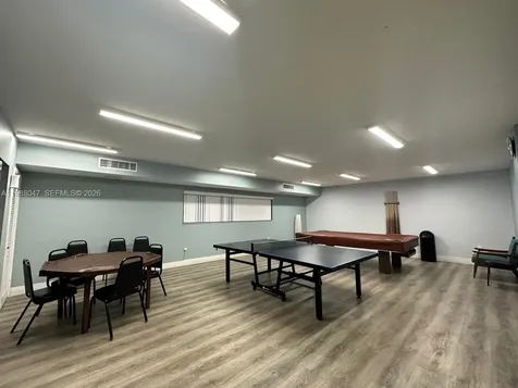 605 Ives Dairy Road Miami FL 33179