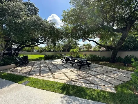 605 Ives Dairy Road Miami FL 33179