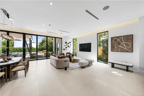 609 SW 24th Road Miami FL 33129