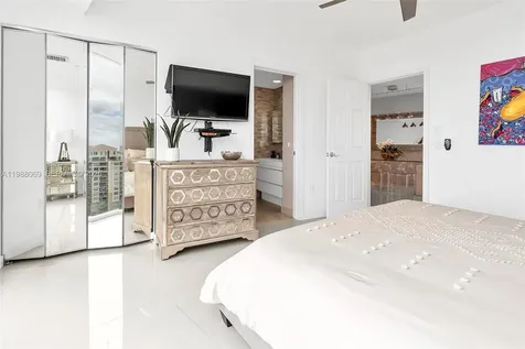 3370 Hidden Bay Drive Aventura FL 33180