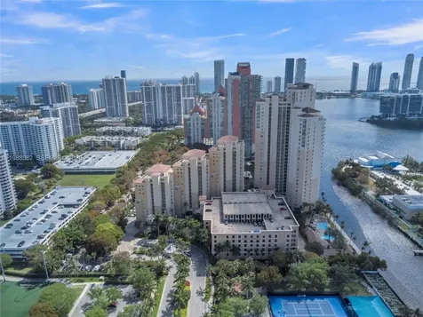 3340 NE 190th Street Aventura FL 33180