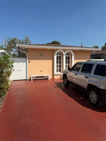 4347 E 9th Court Hialeah FL 33013